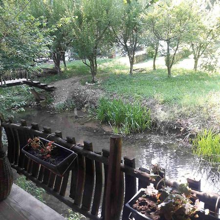 Sljivik Guest House Ni Eksteriør bilde