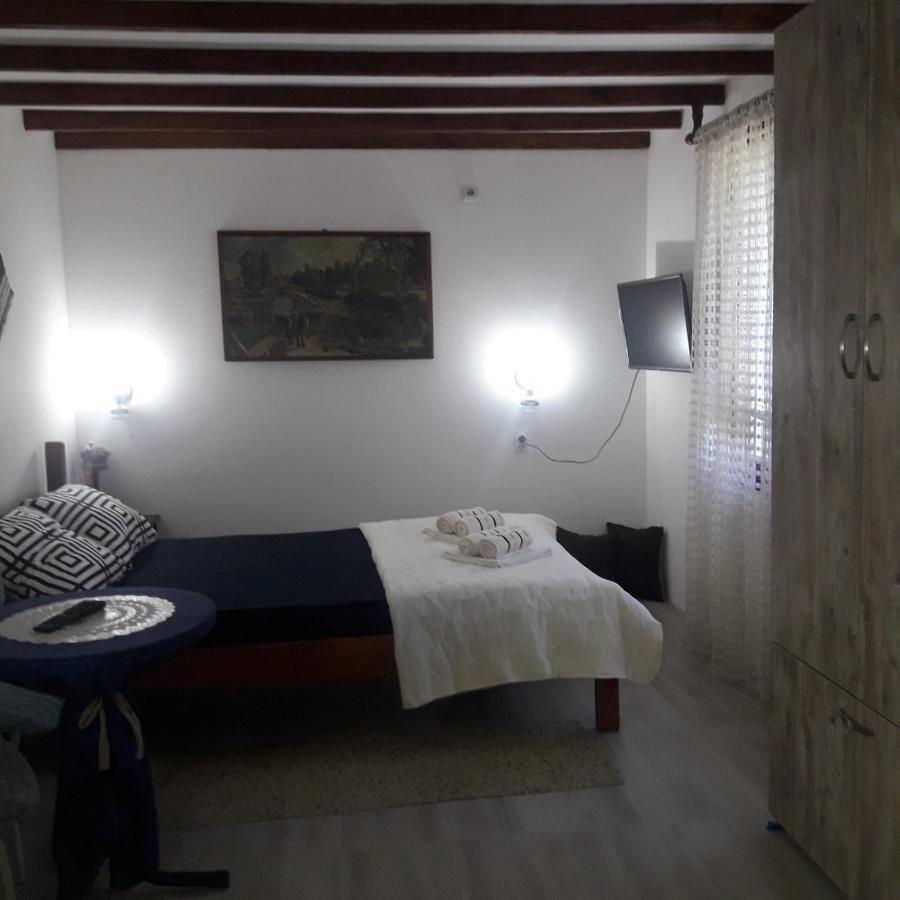 Sljivik Guest House Ni Eksteriør bilde